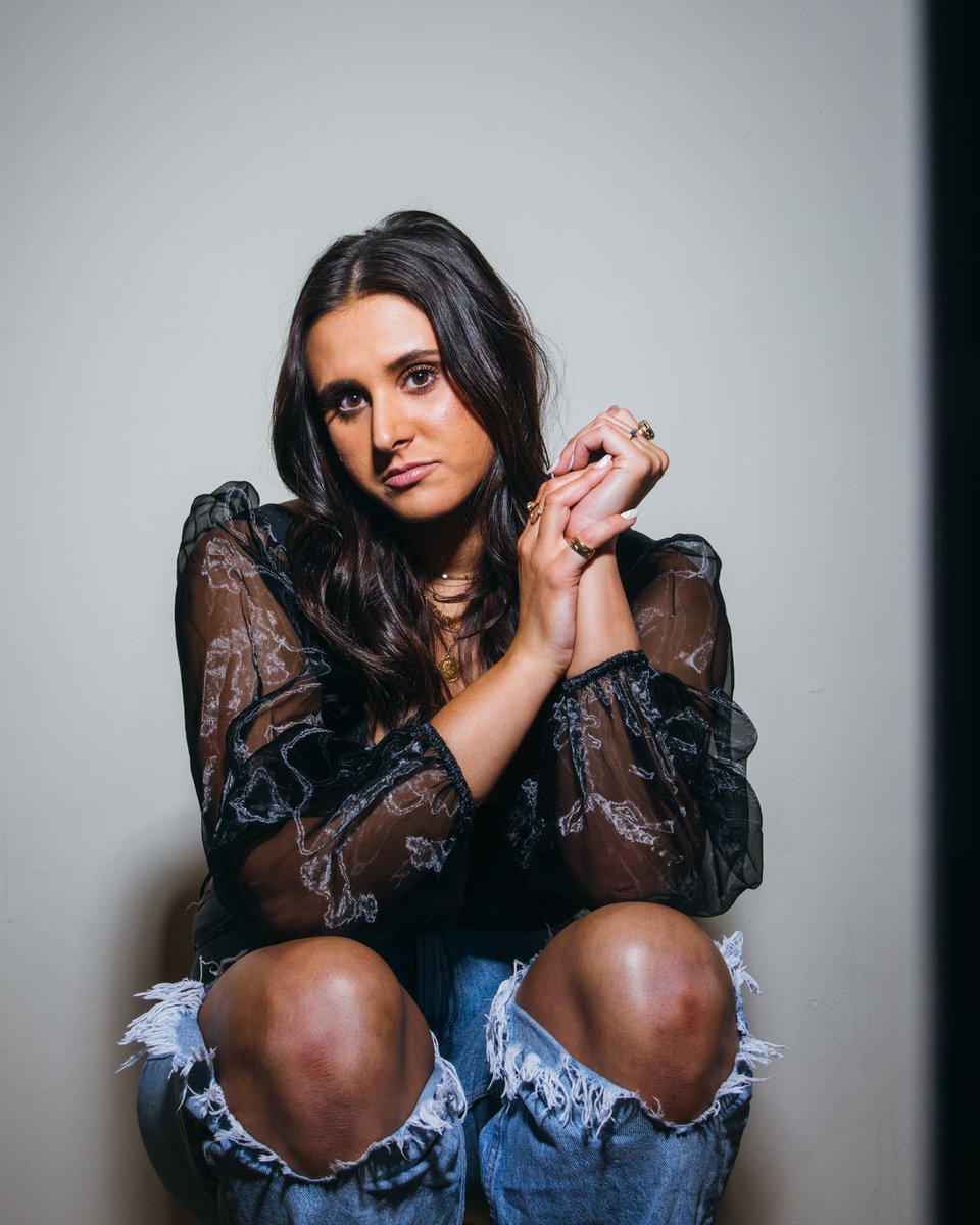 Annie Denten tweet media