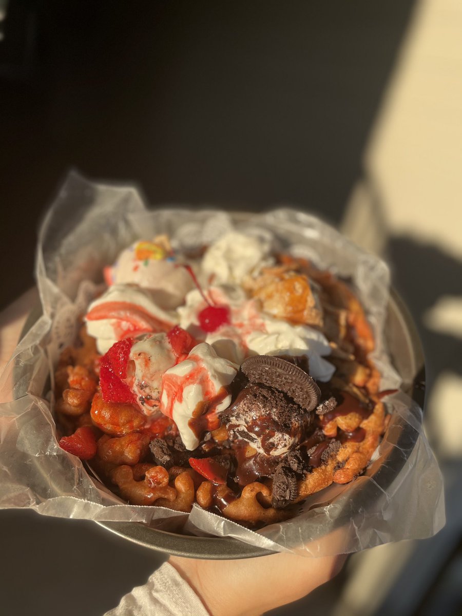 FriedIt3's tweet photo. The Sampler 🤤🤤
($15)
#shsu #FriedIt #samhoustonstateuniversity #SamHouston #Conroe #funnelcake #PeanutButter #Cheesecake #Fried #it #Chocolate #ForYouPage #ForYou https://t.co/Y1DeZFZKny