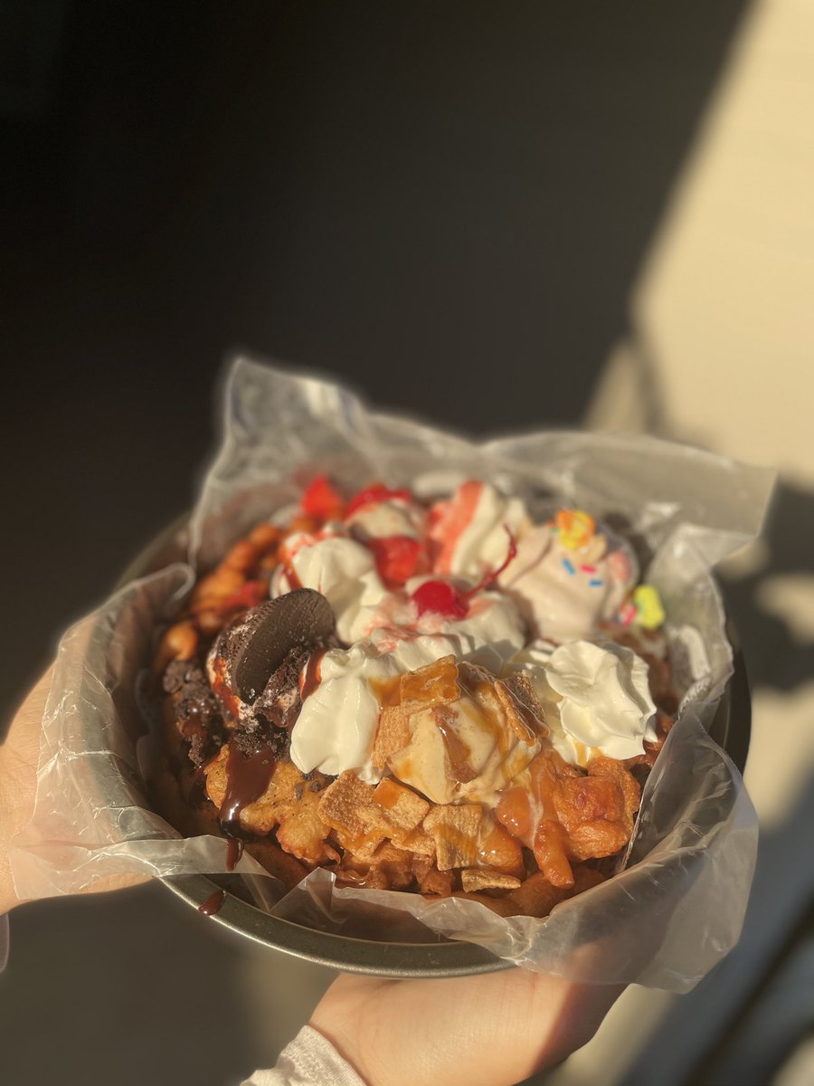 FriedIt3's tweet photo. The Sampler 🤤🤤
($15)
#shsu #FriedIt #samhoustonstateuniversity #SamHouston #Conroe #funnelcake #PeanutButter #Cheesecake #Fried #it #Chocolate #ForYouPage #ForYou https://t.co/Y1DeZFZKny