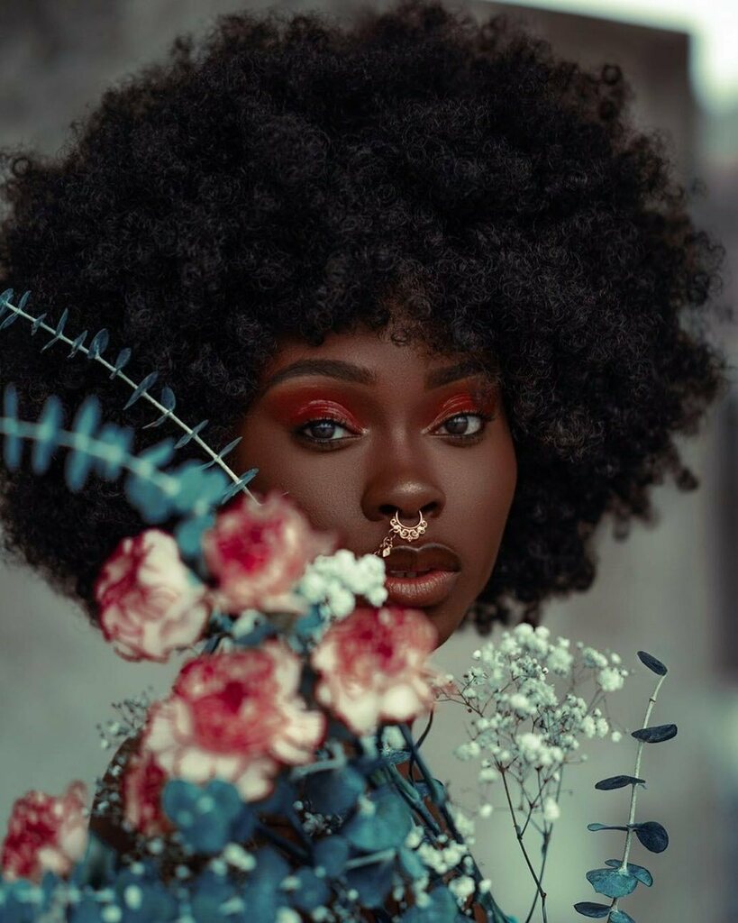 evonmagazine's tweet photo. The Blossoming •#Model @theafricanbombshell X #Photographer @terra.xoxo #assist @amora.xo.faith
•
•
•
#LightShapers #portraitsofcolor #moodyports #photoshop #olympus #art #aesthetic #aovportraits #thevisualvogue #artclassified #lightroom
#olympus #B… https://t.co/xVa0Jp24bV https://t.co/fnuzjEZYM7