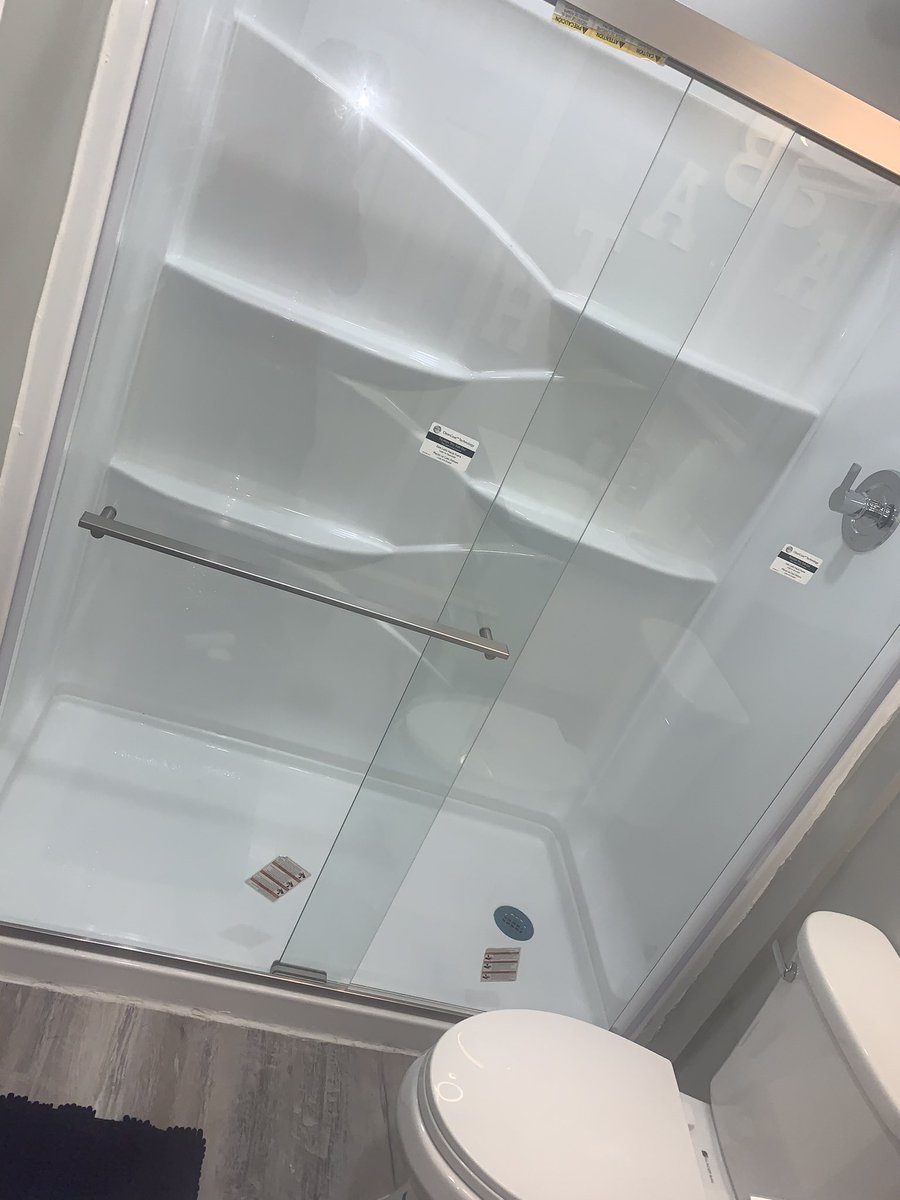 Benjiboy_ej's tweet image. I quit my job 3 months ago to do what I really wanted to do and that was to become my own boss my first bathroom RETWEET and LIKE my next customer might be on your timeline💲💲💙 #blackownedbusiness