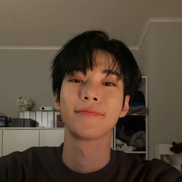 ZaraBurga's tweet photo. Muchas gracias por existir y llegar a mi vida para alegrarla, eres grandioso y haces un trabajo excelente, espero siempre seas feliz 💚
#HappyDoyoungDay
#OurPreciousDoyoungDay
#분명히_더행복할_26살_도영이 https://t.co/1FMupYOKdl