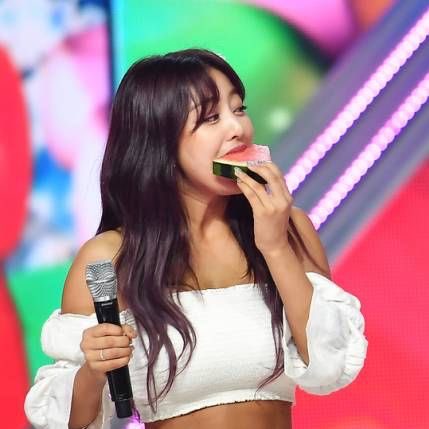 twins!! happy birthday harry and jihyo!