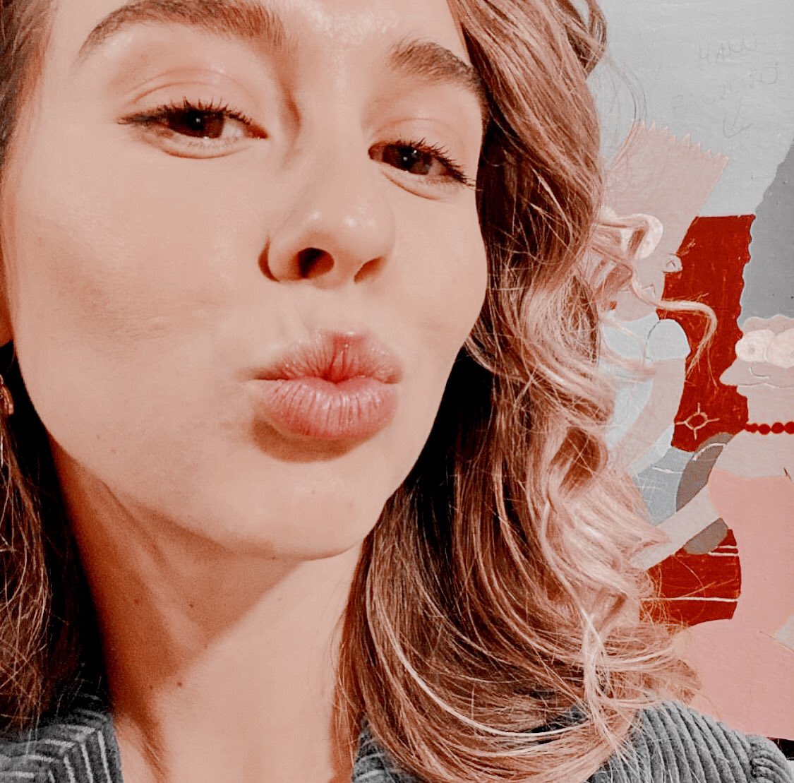 trcublcmcker's tweet image. Y ahora a terminar la noche con una botellita de vino y ojalá un coma etílico.