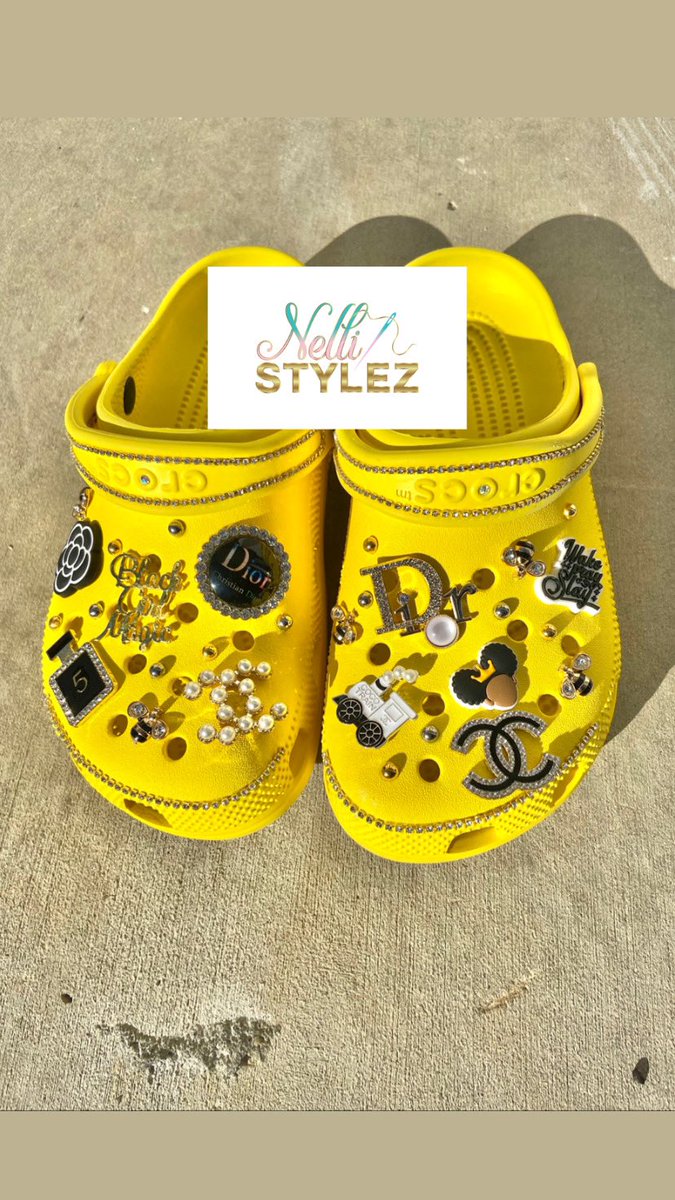 NelliStylez's tweet photo. Hitting diffident in the Sun ☀️ Queen B 👑🐝 Custom Crocs 💛🖤💛#designercharms #crocsandsocks #crocsjibbitz #crocswomen #crocscharms #stylishcrocs #customcrocs #custommade #pimpmycrocs #crocscreations #jibbitz #jibbitzcrocs #explorepage https://t.co/xMULQaXaxi