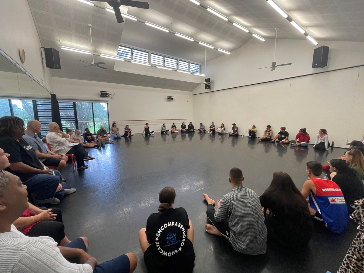 NAISDA's tweet photo. We #welcomed new and returning #DevelopingArtists and #PractisingArtists (who are our first students studying the new Advanced Diploma) with a #Smokingceremony and gathered to (re)connect and share our beautiful #Countries and #Mobs.🖤💛 https://t.co/nvRiq65dQN