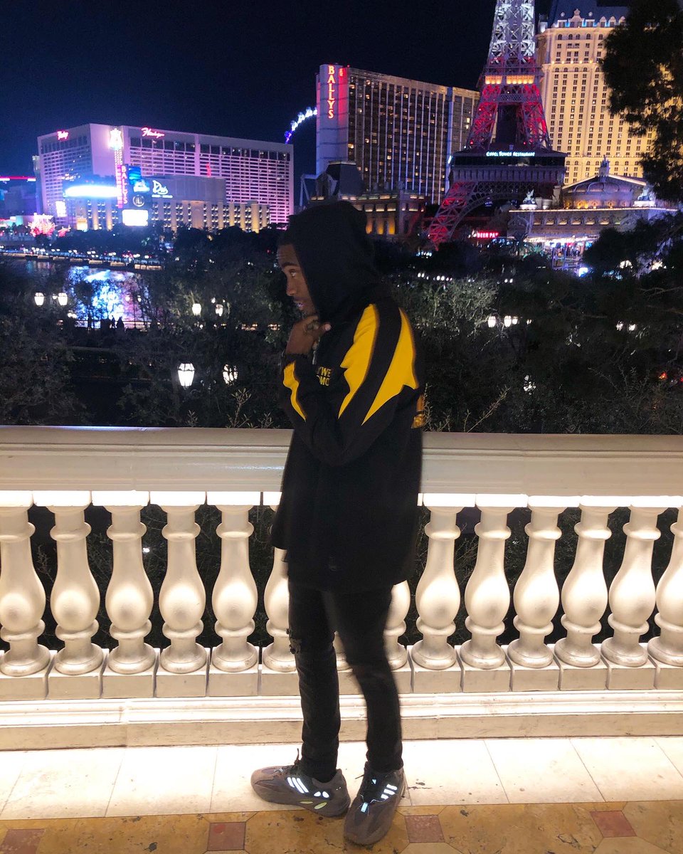 NoRm2timezz's tweet photo. I’m only getting in where I fit in https://t.co/J1F34NRVVz