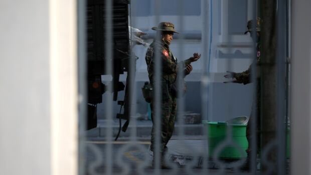 Shit. Democracy survives in one country...just as it breaks down in another?
Myanmar army says it's taking control of country after detaining leader Aung San Suu Kyi
cbc.ca/news/world/mya…