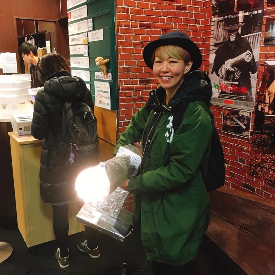 mogitoru_horror's tweet photo. 去年の今頃は続・荒野の用心棒でシネマート新宿さんにいた中西です。今や定番メニューとなった耳クッキー誕生の映画です👂
そして今年の今日からは悪魔の植物人間クッキー販売です。こちらは今回だけのシネマート新宿での数量限定販売となりますのでよろしくお願いいたします！ https://t.co/D5v1u6raUD