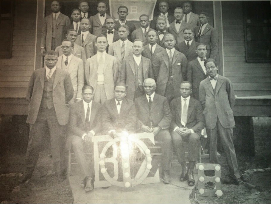 MiseducationofD's tweet photo. My old head just sent this in the Beta GroupMe — Phi Beta Sigma Fraternity, inc. Beta Chapter circa 1925 @ Wiley College #BlackHistory #HBCU #BetaMade #GOMAB https://t.co/2tiNE4mJYz