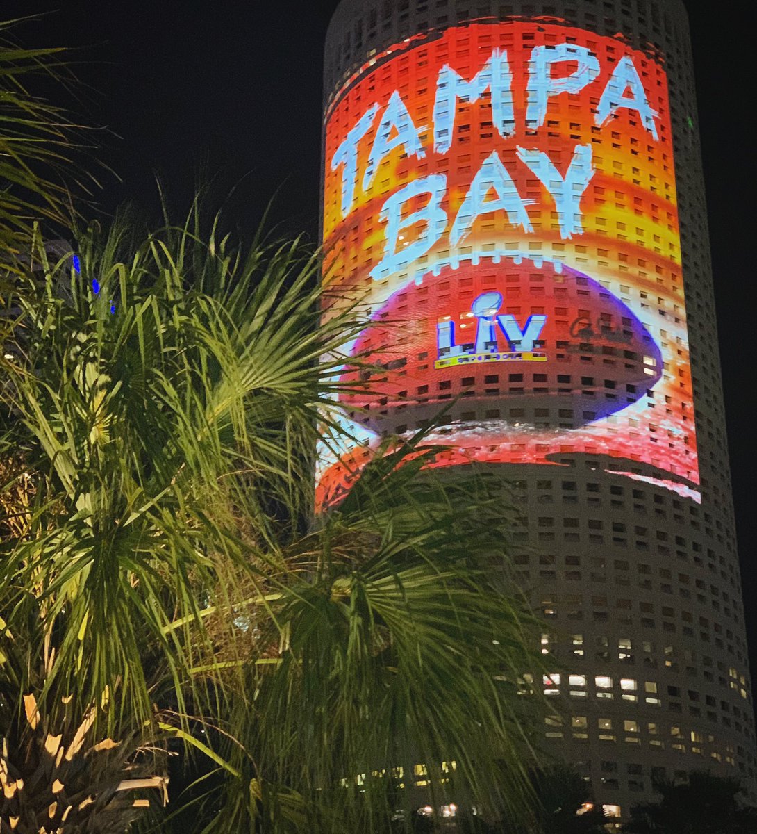 One week. 🌴 🏈 
•
•
•
•
•
#SuperBowl #SuperBowlLV #SB55 #Tampa #tampabaybuccaneers #bucs #kansascitychiefs #chiefs #football #florida <a href="/visittampabay/">visittampabay</a> <a href="/tampasuperbowl/">Super Bowl LV</a>