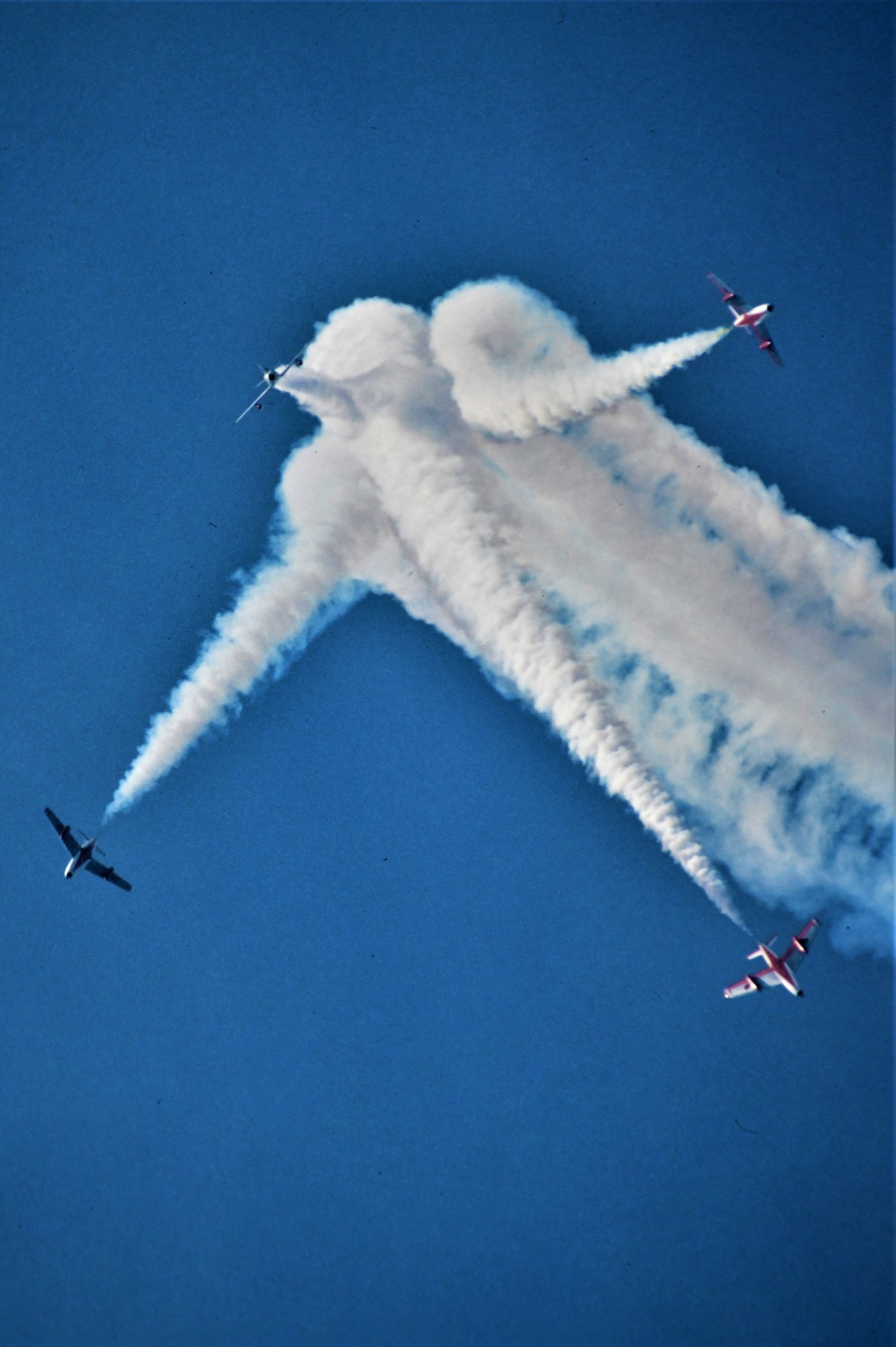 Tujimon これを見た人は正面の画像を貼れ F 86fブルーインパルス 下向き空中開花 T Co Hqagzgpuf5 Twitter