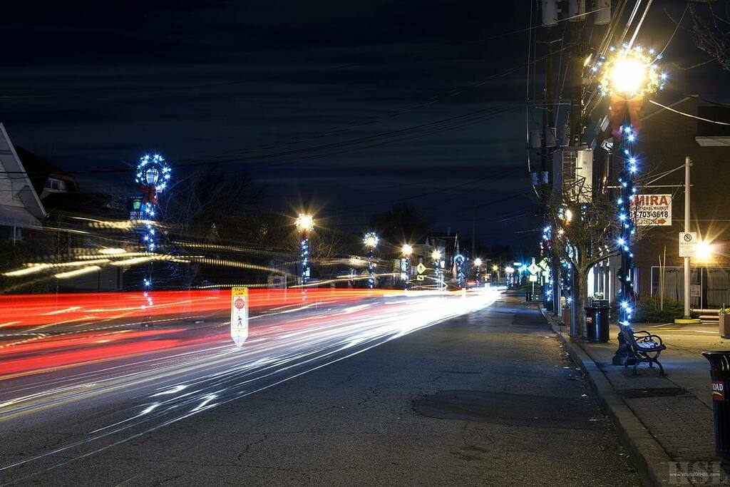 Racing to get home ahead of the snow
🚘
#lighttrails #lighttrailsphotography #fairlawnnj #nj #newjersey #bergencountynj #njisntboring  #nightphotography #longexposure #streetphotography #canon #canon7d #teamcanon #canonphotographer #WorldOfHSL #HSLpho… instagr.am/p/CKun-knjRNT/