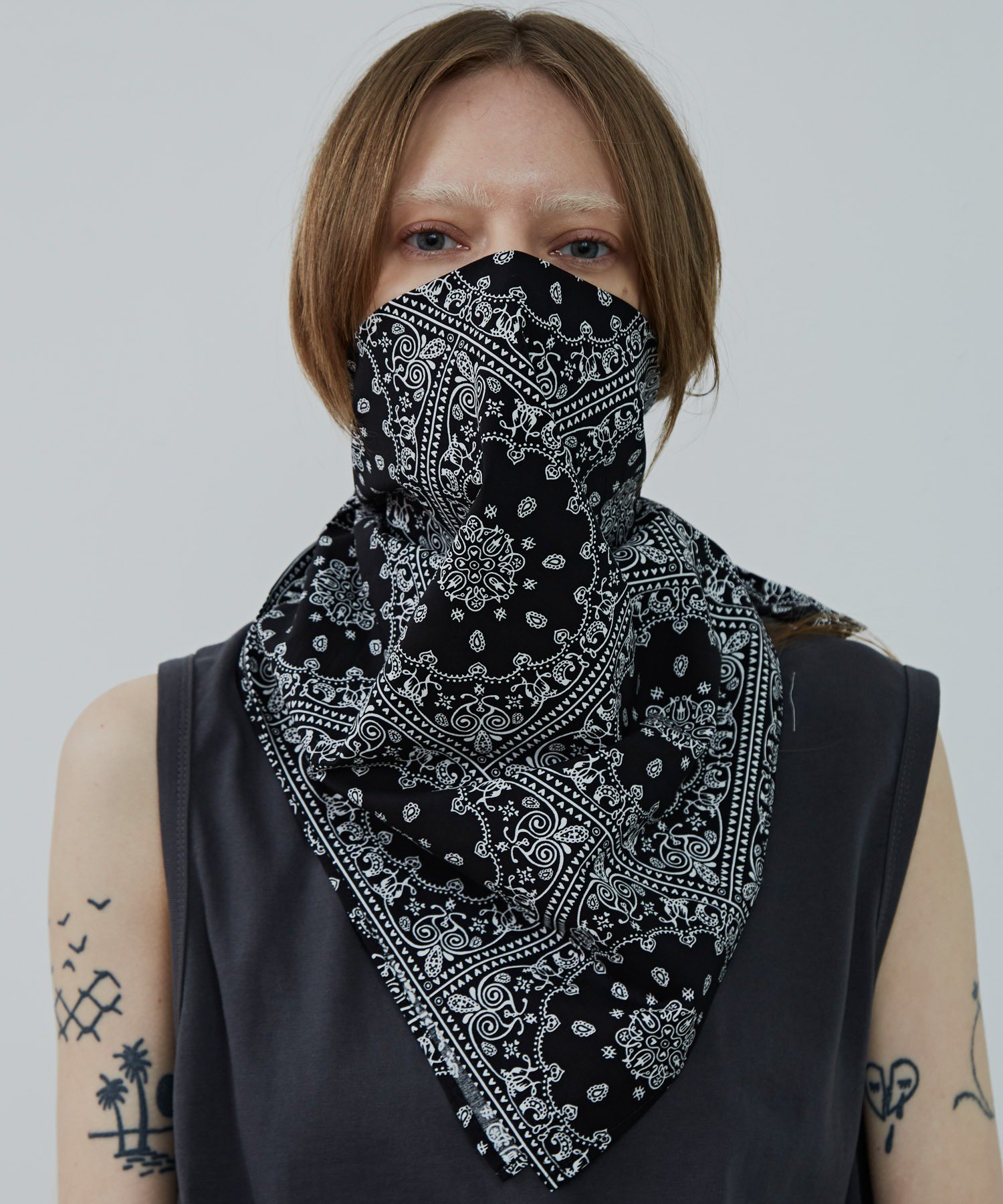 Aiver Sur Twitter Aiver Zozotown 大判バンダナ 縦約64cm 横約65cmの大判サイズのペイズリー柄 バンダナ ハンカチ代わりや 首に巻いたり ベルトループに取り付けたり エチケットとして飛沫防止のフェイスマスクのように使ったりと様々なシチュエーションで