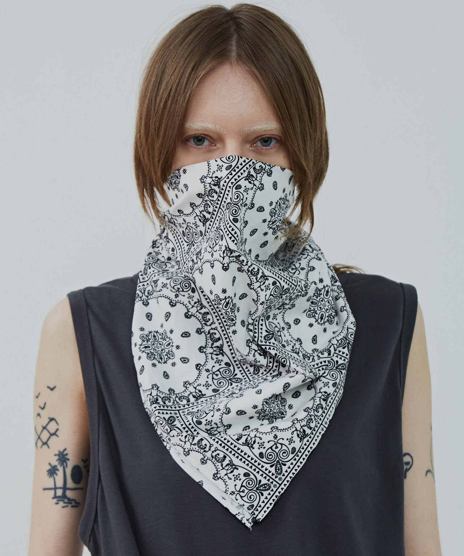 Aiver Sur Twitter Aiver Zozotown 大判バンダナ 縦約64cm 横約65cmの大判サイズのペイズリー柄 バンダナ ハンカチ代わりや 首に巻いたり ベルトループに取り付けたり エチケットとして飛沫防止のフェイスマスクのように使ったりと様々なシチュエーションで Aiver Sur Twitter Aiver Zozotown 大判バンダナ 縦約64cm 横約65cmの大判サイズのペイズリー柄 バンダナ ハンカチ代わりや 首に巻いたり ベルトループに取り付けたり エチケットとして飛沫防止のフェイスマスクのように使ったりと様々なシチュエーションで