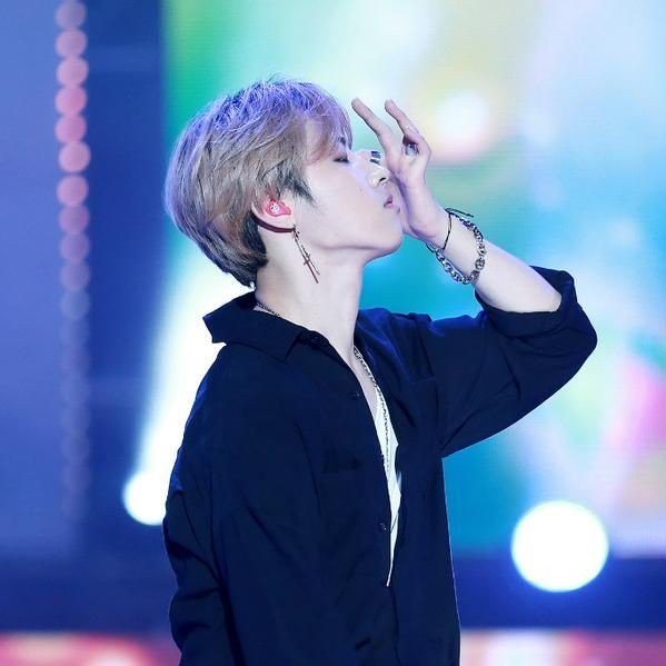 He looks so pretty so I'll post this alone