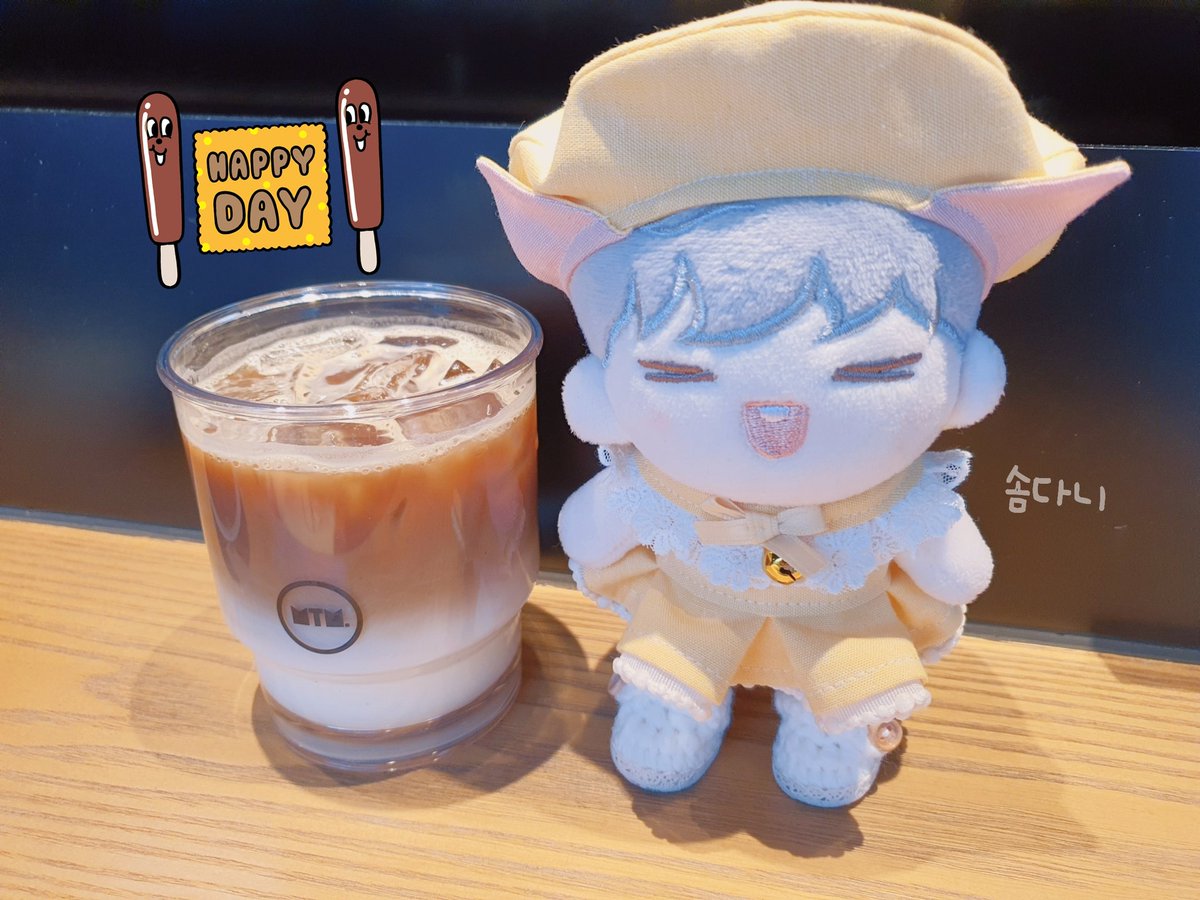 💛 소식 기달리며 2월 달려요😆
모두 햅피한 한달 시착하세요💛

(<a href="/chuhandsome/">뽀솜이💛</a> 이머 감사합니당🙇‍♀️)
덕분에 입어보는 야매김구리셋투😉

#사모예드니 #솜다니네