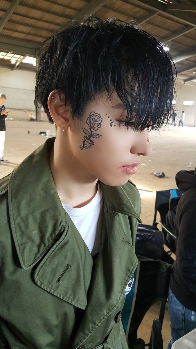 He looks so pretty so I'll post this alone