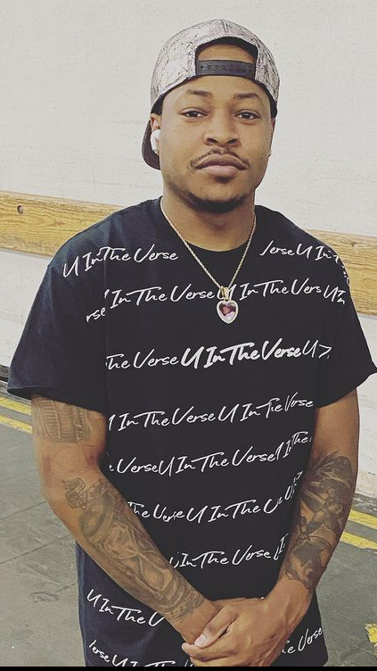 uTooLATE_'s tweet photo. Those u-in-the-verse #tees look 🔥🔥🔥. @DrewskiiMerkz I need me one ASAP! https://t.co/yMhIzTtmHN