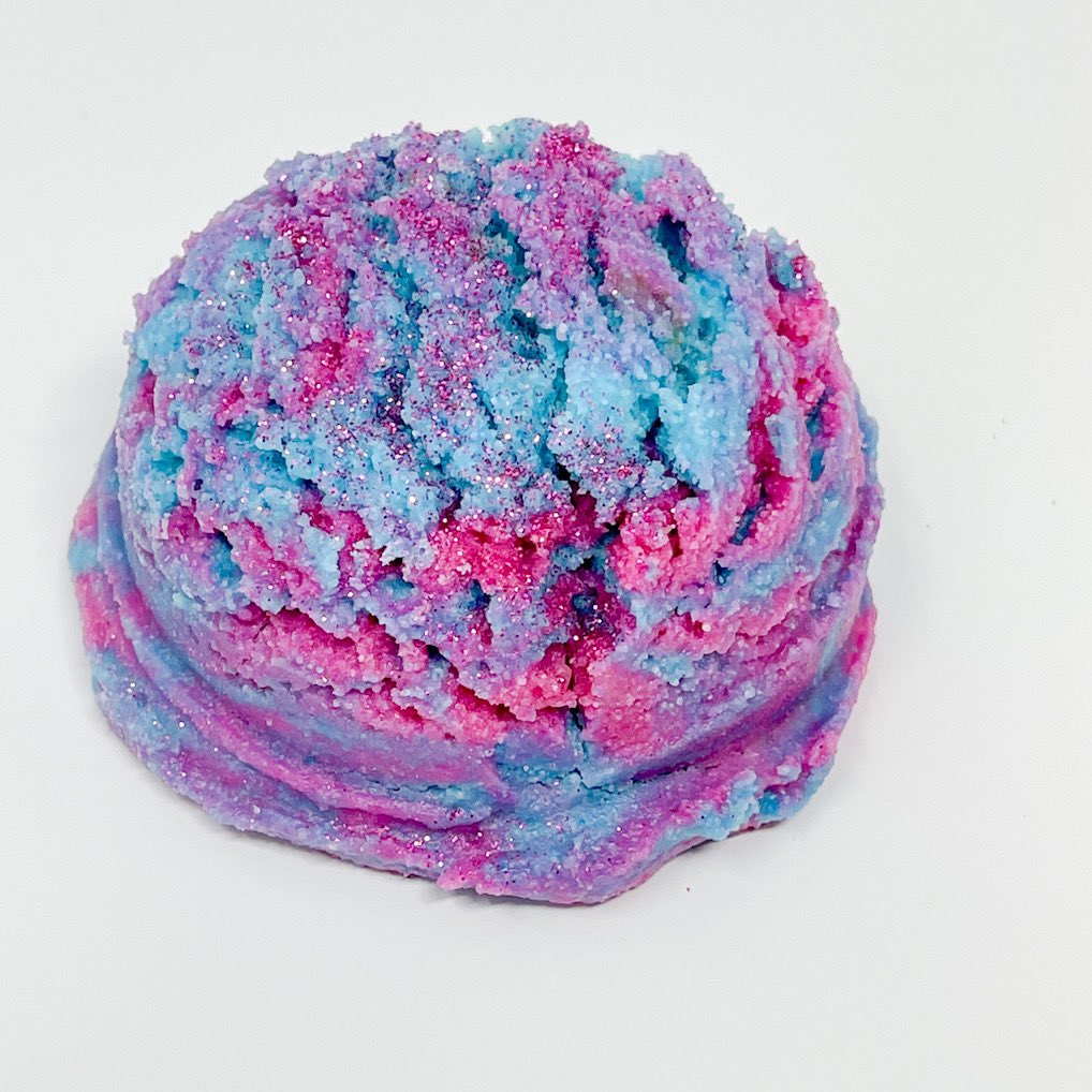 loveboldco's tweet photo. Get ready for a good soak with this fun and flirty bubble scoop. It's super moisturizing and jammed packed with skin loving butters and oils. Vegan. Self-preserving. #veganbeauty #bathbomb #bubblebath #loveboldco https://t.co/XwZo59TSz5