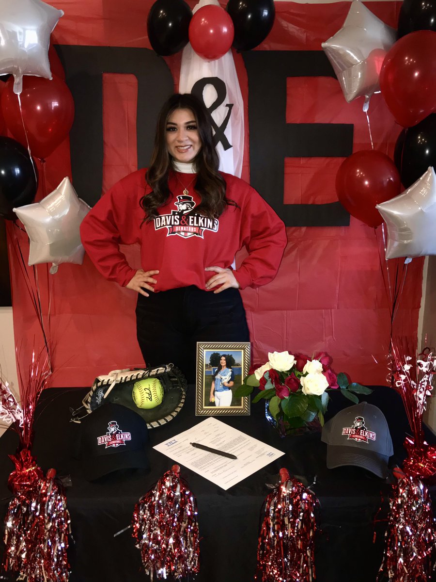 jgutierrez_34's tweet photo. I am filled with gratitude and excitement to say that I’ve committed to Davis &amp; Elkins College to continue my academic and softball career. Thank you to everyone who has helped me along this journey of becoming a better student-athlete &amp; person overall. Go Senators !!❤️🤍🎩👩🏽‍🎓 https://t.co/bN5S7vMRez