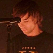 Harry Styles and Louis Tomlinson pics that belong next to each other.~a long but necessary thread~