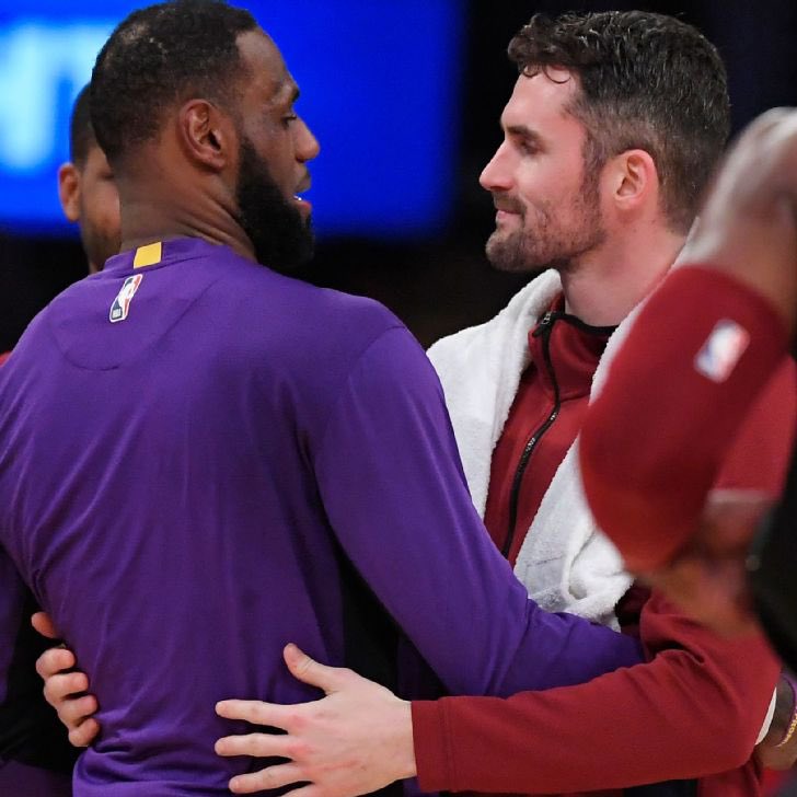 BetterWoj's tweet image. LeBron James texts Kevin Love: “Congrats on your 2nd and less important ring!” sources tell ESPN.