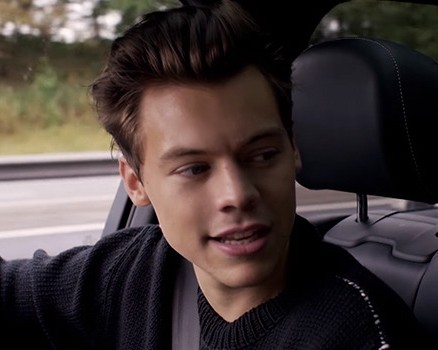 Harry Styles and Louis Tomlinson pics that belong next to each other.~a long but necessary thread~