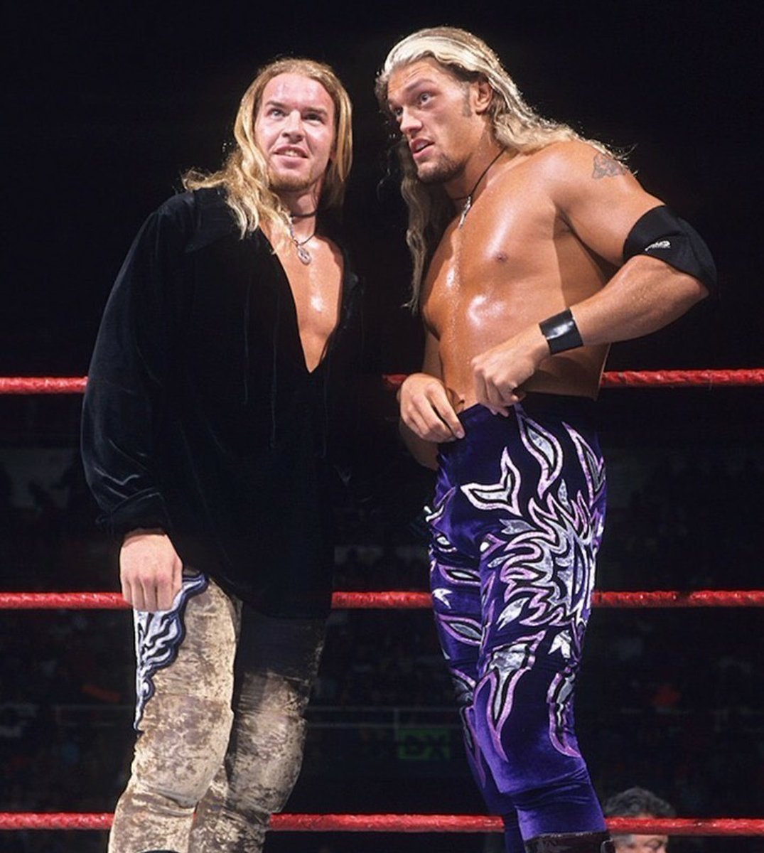 90sWWE's tweet photo. Legends 🙌🏻 https://t.co/oDVjdg4O19
