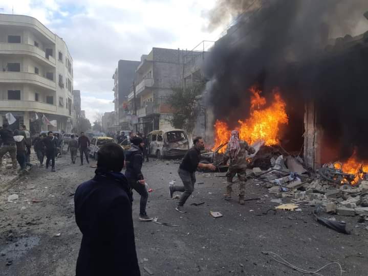 theadmonition1's tweet photo. •𝐍𝐄𝐖𝐒•

At least Six people have been killed, including a child and two women, and 31 others have been wounded yesterday after a car bomb explosion in Azaz, Aleppo, Syria 🇸🇾. [©]

#islamicnews #arabnews #syria #Azaz #Aleppo #carbombexplosion #Ummah #muslimsaroundtheworld https://t.co/05z1TpNo2R