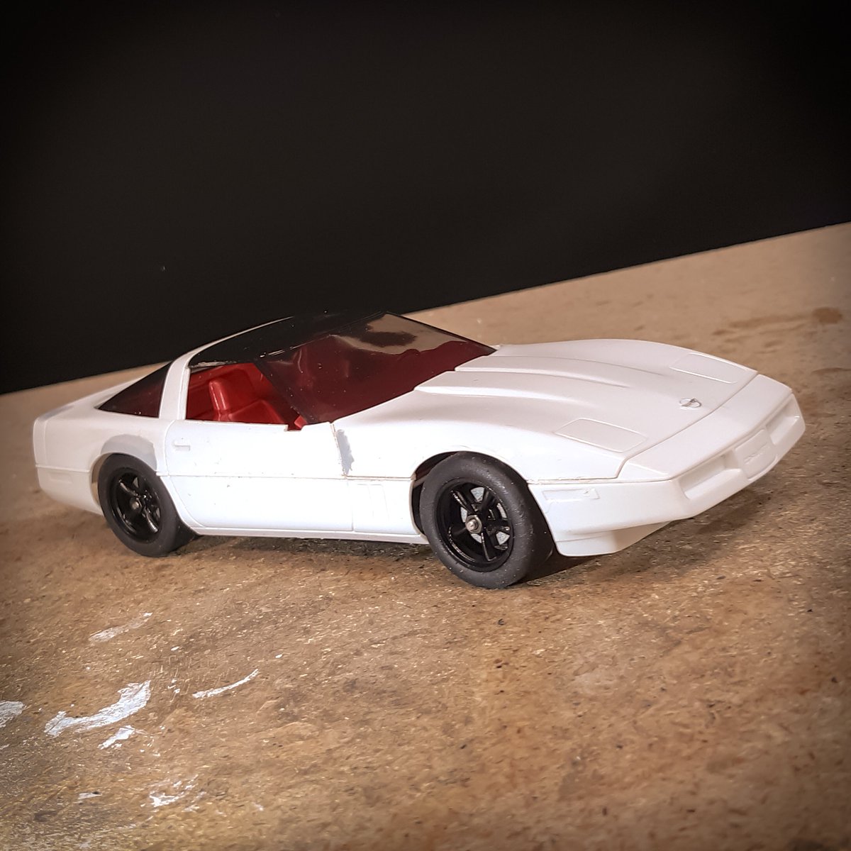 Make_It_RC's tweet image. Not the best lighting but new wheels look nice. Should look even better once the body is painted. Stay tuned! #rcbuild #newwheels #modelcar
