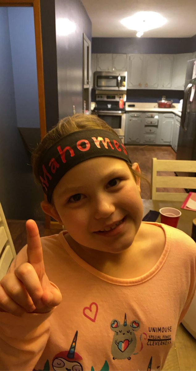 CMoots's tweet photo. We made some headbands for spirit week at school! #mahomes #RunItBack @PatrickMahomes @brittanylynne8 https://t.co/j9BkU0CvLt