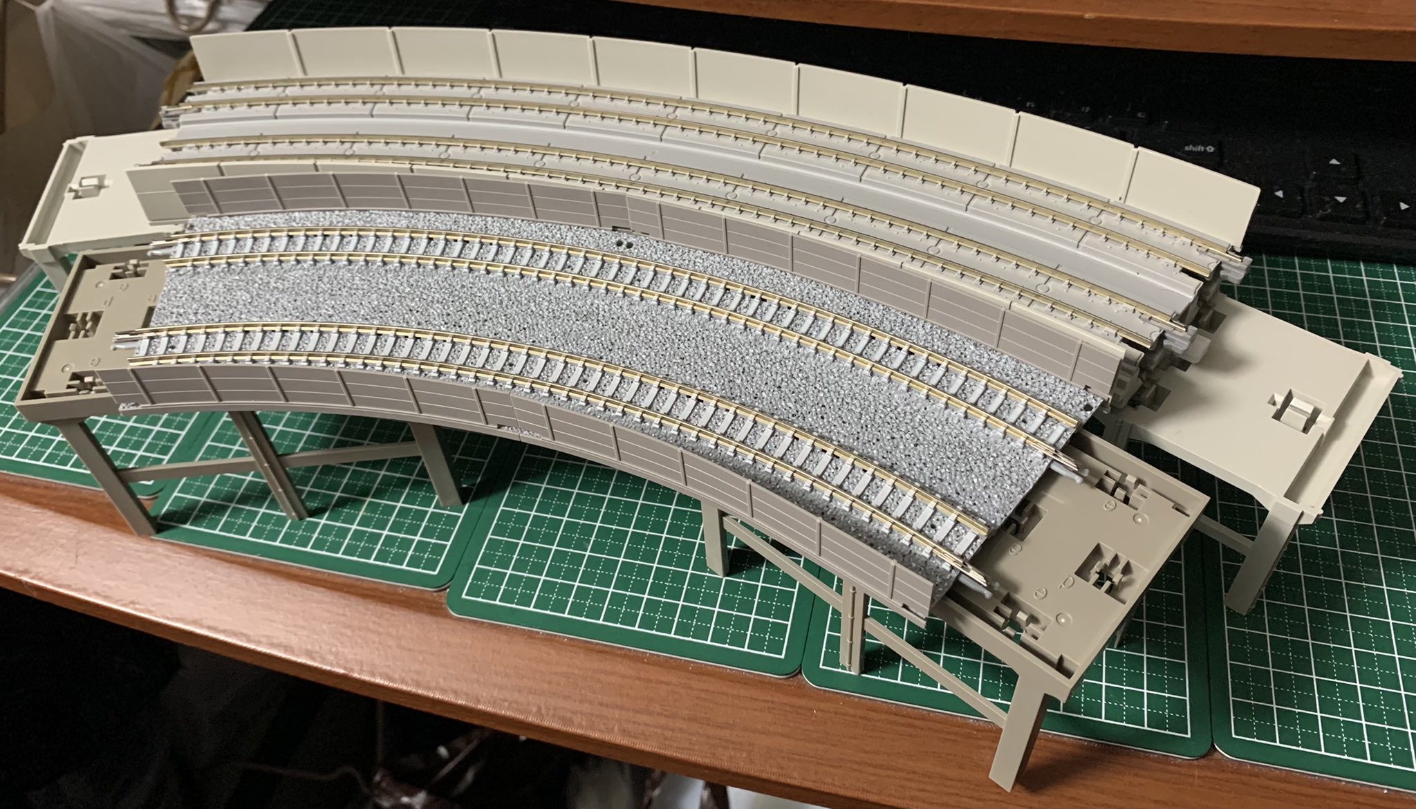 TOMIX　ワイドレール　複線レール　その他詰め合わせ ワイドレール複線駅セット(レールパターンCB-D)｜製品情報｜製品