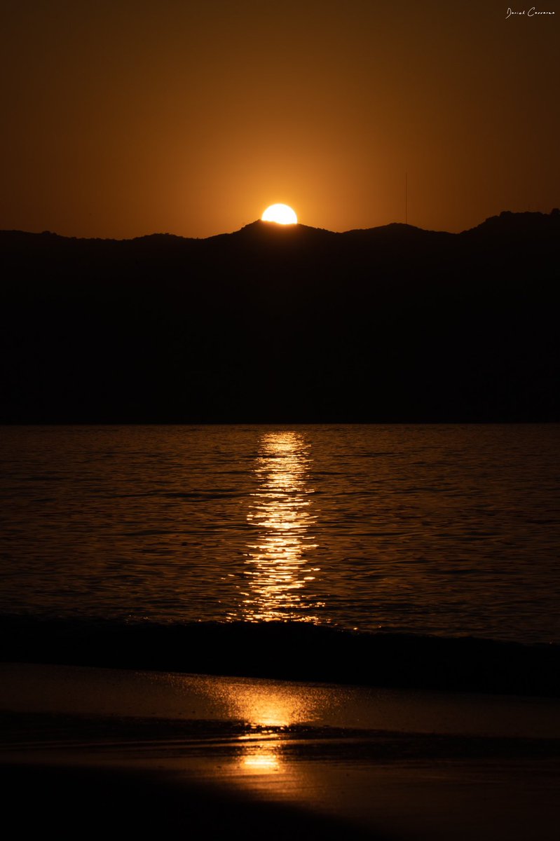 DanielCarranza_'s tweet photo. Así amanece #Acapulco 🌅
(Fotos sin alteración de colores)

👉🏾 https://t.co/npb6rPQRxw https://t.co/dSpF0PIpcI