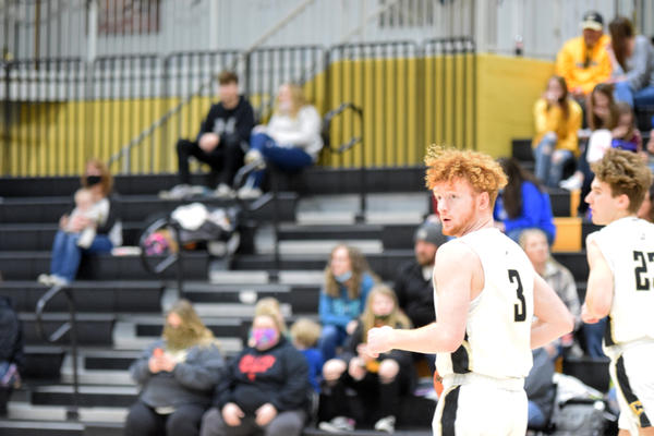 ByHunterTickel's tweet photo. Boys hoops: After falling 3 games below .500, Cannelton is 5-5 with a 77-35 win at Medora.
Young matched the program record with 8 treys; Bryant holds Medora's leading scorer to 9, 6 below his average; Garrett tied the school record with 7 assists; Larson 9 caroms. https://t.co/pqBs8i1KdN
