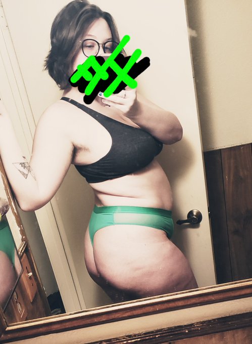 New underwear just came in the mail, thought I'd give you guys a taste 😘 featuring my #postpartumbody<a href="/tag/postpartumbody"class="tags"><span>#postpartumbody</span></a>