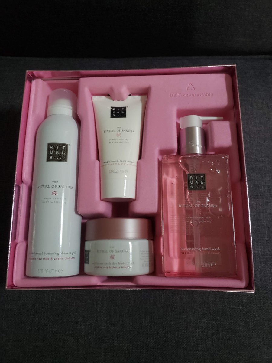 lovingthis2day's tweet photo. Ritual of Sakura is a beautiful gift set! Valentine's Day is coming...hint, hint! #Tryazon #RitualsUSA #RitualsAtHome #CreateYourOwnRitual #RitualsforValentinesDay #RitualsUSAxSephora #GotItFree https://t.co/jdCPThWwXi
