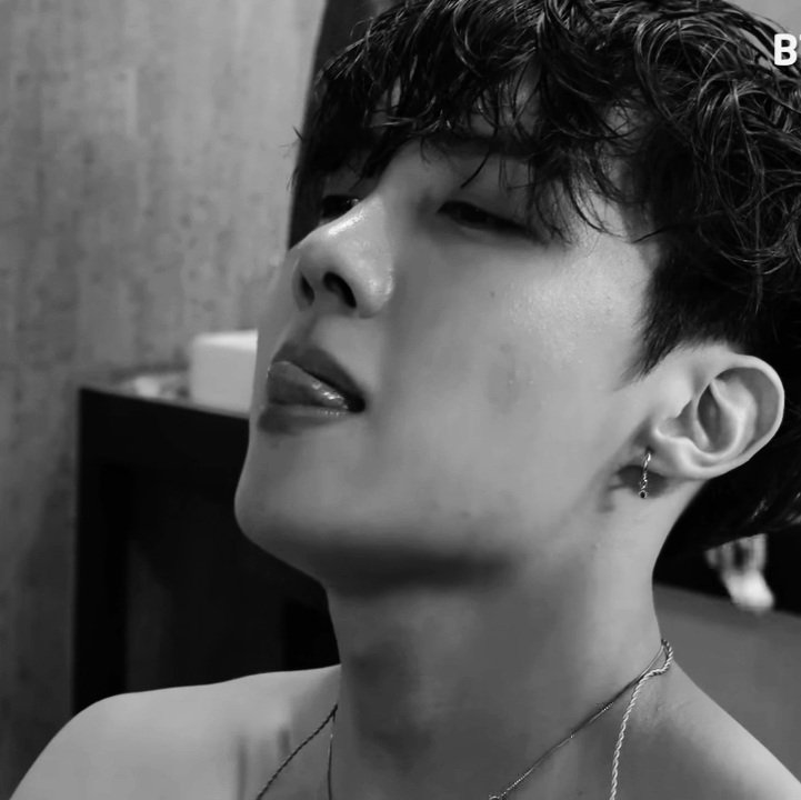 How to make your twitter an achromatic color — a dangerous thread ! #HAPPYHOBIUARY