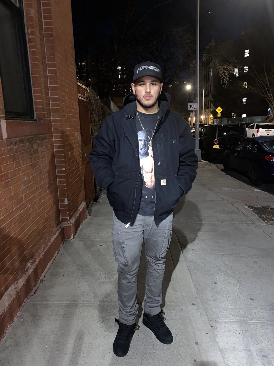 OGFUCKINGJULIO's tweet photo. Not a gangsta I’m a gentleman https://t.co/BA4cDkCIPC