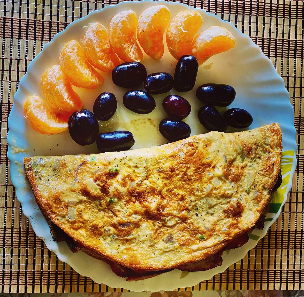 #শীতকালীন #প্রাতঃরাশ 
#MorningBreakfast #BreadOmelette #BlackGrapes  #Orange #GoodMorning #MorningTweet #Breakfast #foodie #delicious #Food #Cooking #HomeMade #HandMade #FoodTweet #HealthyAtHome #HealthyEating #HealthyFood #healthylifestyle #HealthyLiving #WinterBreakfast #fruit