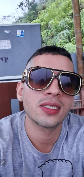 Para l@s que me preguntan por este papasito que aparece en mis videos aqu&iacute; les dejo su instagram para<a class="tags" target="_blank" title="On Twitter" href="/?out=eyJ0eXAiOiJKV1QiLCJhbGciOiJIUzUxMiJ9.eyJpYXQiOjE3MTk4MDc3MTksImlzcyI6InR3cG9ybnN0YXJzLmNvbSIsIm5iZiI6MTcxOTgwNzcxOSwiZXhwIjoxNzUxMzQzNzE5LCJyZWRpcmVjdF91cmwiOiJodHRwczovL3R3aXR0ZXIuY29tL3MifQ.x7Efn85BLPLgnzvKHCcu3oJjiYwVqSoyoaVKI7EdoK9sITLJFZXlxYujsqBgx2Lee9QIEJO7SrjXF_kyE3UjAg">@s</a><a href="/tag/cam4"class="tags"><span>#cam4</span></a>