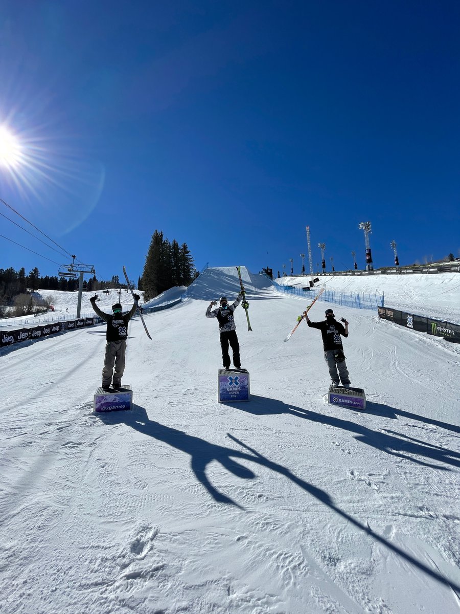 Jeep Men’s Ski Slopestyle Podium!
🥇: @NickGoepper 🇺🇸
🥈: Ferdinand Dahl 🇳🇴
🥉: <a href="/EvanMcEachran/">Evan McEachran</a> 🇨🇦
#XGames Aspen 2021