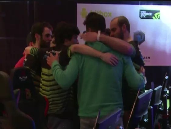 Sódades 🤓 <a href="/Rub3nix/">Ruben Santos</a> @ZNEILMtS <a href="/marqUSSA/">marq</a> <a href="/soulzorcsgo/">Humberto Monteiro</a> <a href="/gaxyeh2s/">gaxye2s</a> 
USSA crl