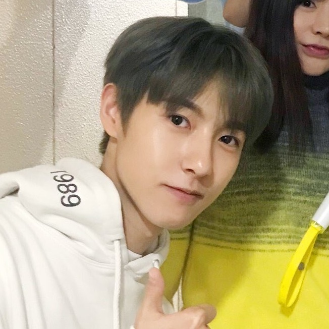 HRJFEED's tweet photo. 3:23 런쥔 시! reply with #RENJUN #런쥔 #仁俊 #NCT런쥔 #엔시티런쥔 to boost his brand reputation ranking! 🦊 https://t.co/qCtqqohNnv