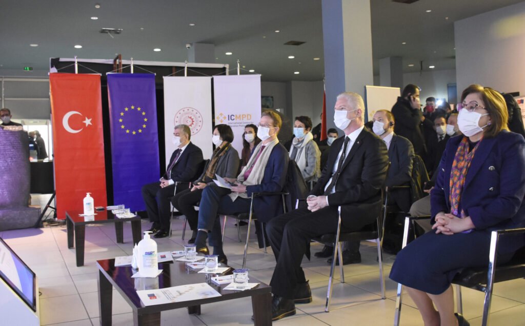 BThaberAnkara's tweet photo. Enhancer Projesi Gaziantep Hibe Programı Açıklandı! https://t.co/xw3GAW1eM7 @ICMPD_Turkey @ikaorgtr
@EUDelegationTur @TCSanayi @GaziantepBeld @FatmaSahin @gantepvaliligi @gul_davut @GantepTeknopark @gaziantepUniv @hkunv @gantepso @GaziantepTO #ENHANCERProject @bthaber https://t.co/V5F4ZZAIYx