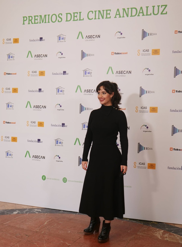 Contra viento y marea se celebró el sábado #ASECAN los premios del #cineandaluz. Y bajo la repartida lluvia de galardones nos alegró mucho ver a #KitiMánver, #ChemaDelBarco, #NataliaDeMolina, #PedroCasablanc, #EloínaMarcos e #IgnacioNacho ¡Resistiremos!  

aisge.es/33-premios-ase…