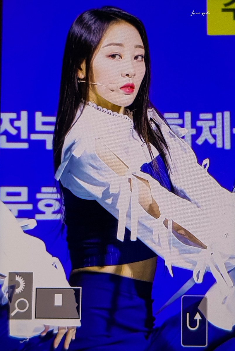 #Yves #이브 <a href="/loonatheworld/">이달의 소녀(LOOΠΔ)</a>