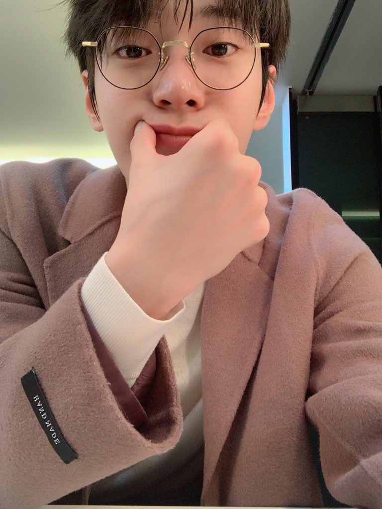 doyoy_0201's tweet photo. #HappyDoyoungDay
#OurPreciousDoyoungDay
#분명히_더행복할_26살_도영이 https://t.co/pmgkvg4tEF