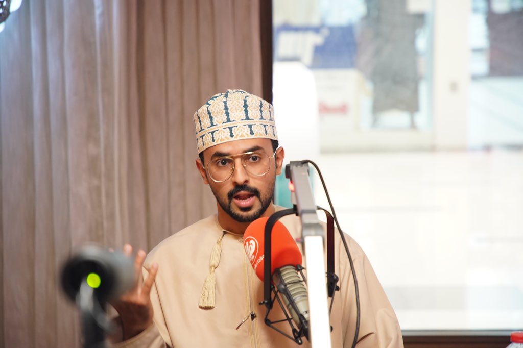 ♦️"أسئلة بعض الإعلاميين كانت أكثرها إنشائية وباردة وكاد تكون خارج السياق، نحن بحاجة إلى إعلام حي واشراك الناس، أطراف أي قضية لابد أن يكونوا حاضرين حتى ولو اختلفوا لأنه هذا حقهم" 

👤 | علوي المشهور عن المؤتمر الصحفي لوزارة العمل <a href="/alwi_999/">علوي المشهور</a>