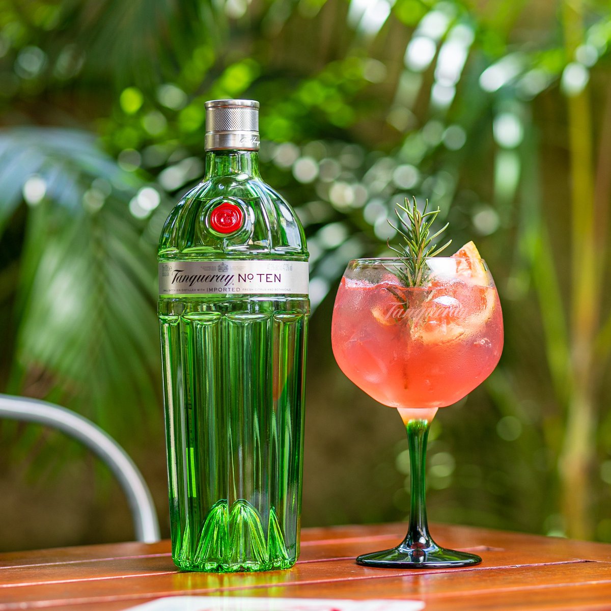 thealchemistkla's tweet photo. Many delicious offers for you to dig into at The Alchemist. 😋
1. #JamesonHumpDay - Grab a free #JamesonSpriteandLime on selected lunch dishes every Wednesday.
2. #TanquerayThursdays - Enjoy 2-For-1 Gin & Tonics from 4pm - 6pm
https://t.co/RQS1ACl75Z
